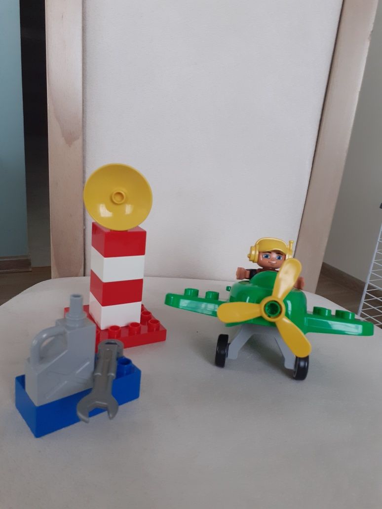 LEGO Duplo Samolot z pilotem