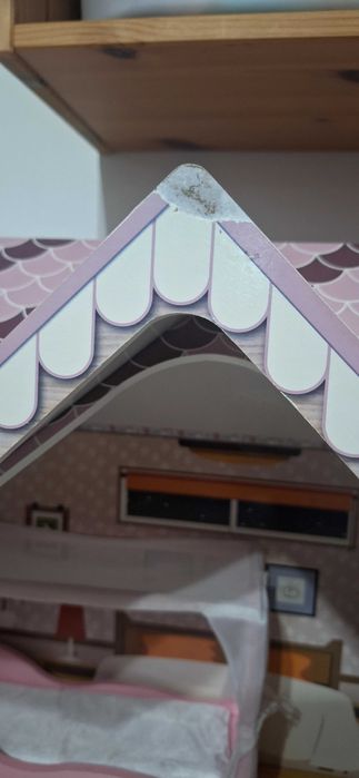 Duży drewniany domek dla lalek