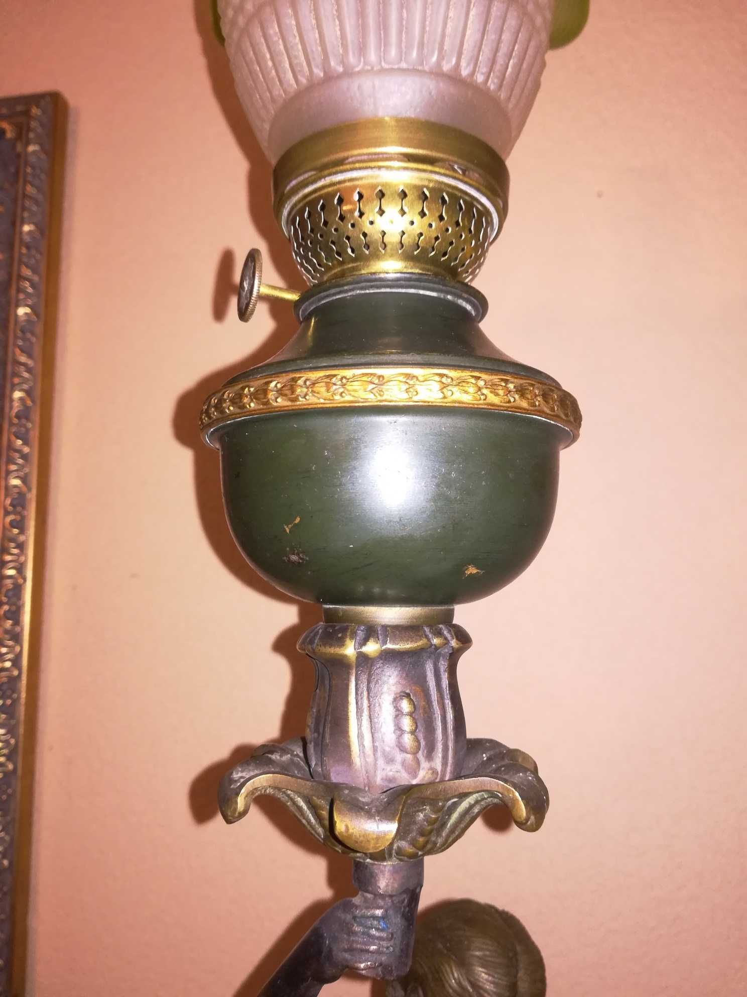 Piękna zadbana lampa naftowa z brązu.