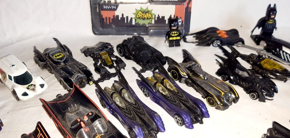 Miniaturas Batmobile várias escalas e marcas