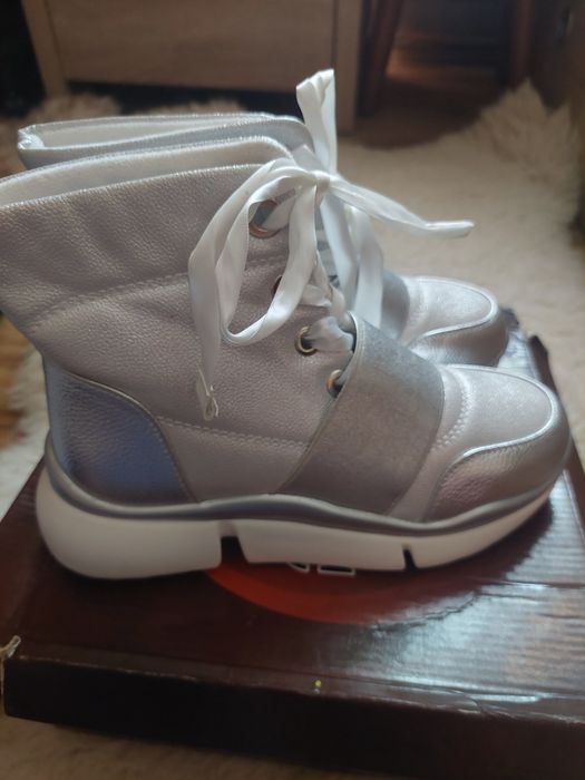 Nowe  Srebne kozaczki