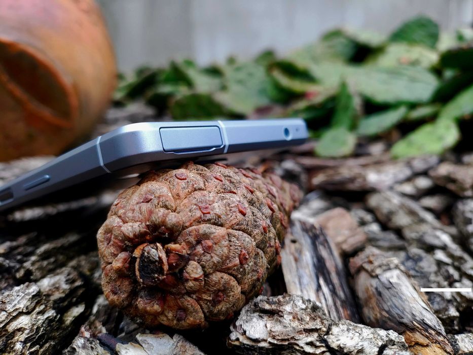 Эксклюзивный смартфон Sharp AQUOS R8 (2sim,IP68,STD810,256gb,6.4"240Гц