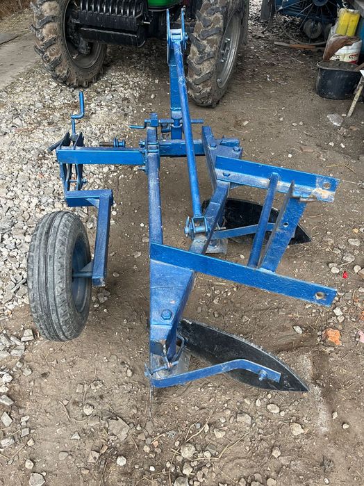 Продається плуг 2 по 30