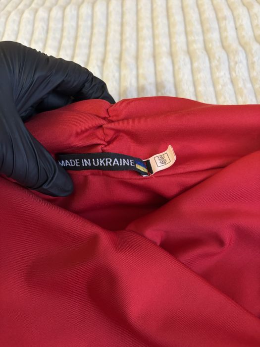Червоне боді українського бренду