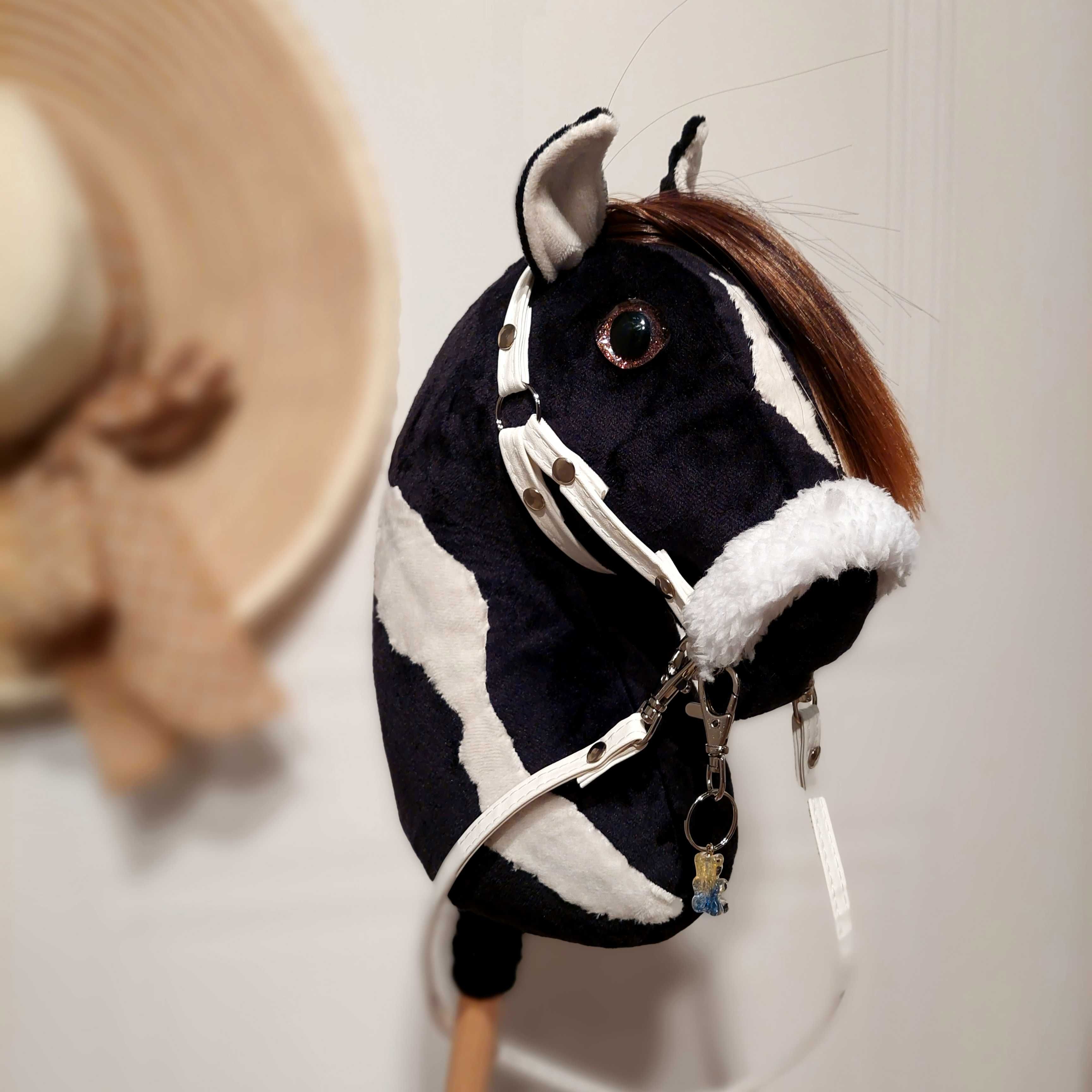 Hobby horse - syntetyczna grzywa ,realistyczne oczy .