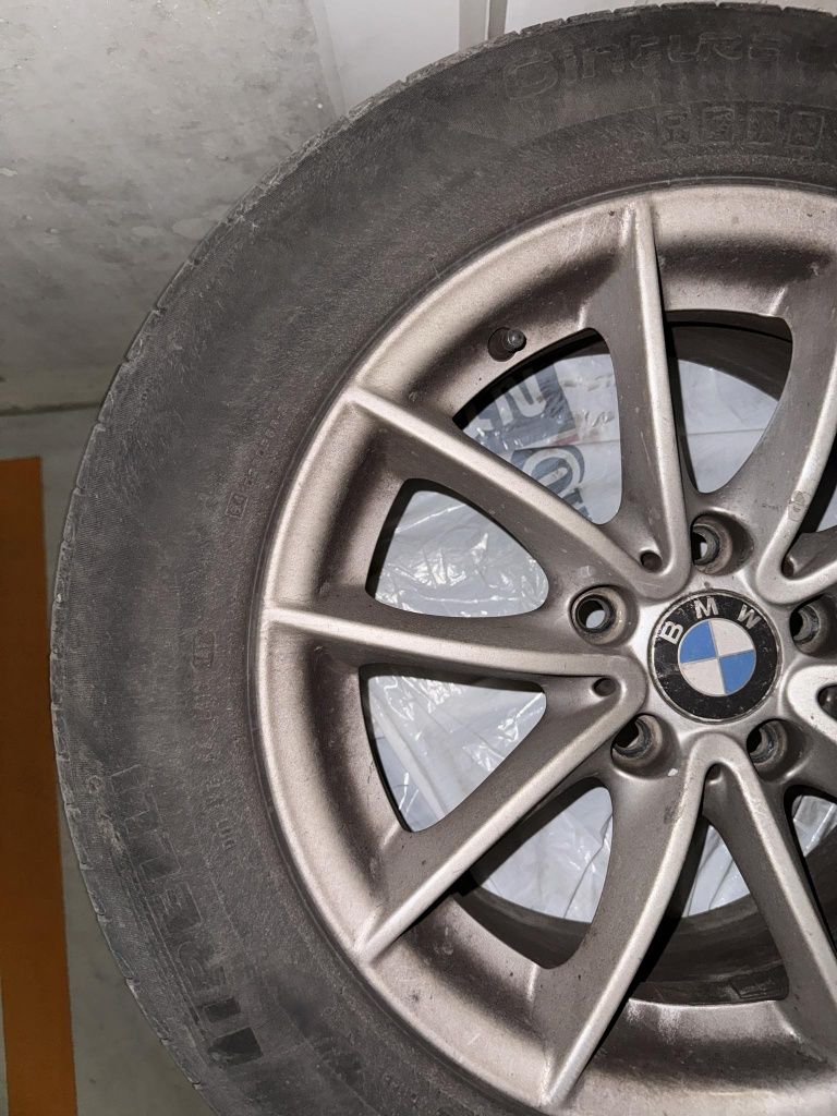 Felgi BMW i Opony Pirelli