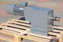 Motoreduktor 3kw. 11obr./min. z hamulcem. Firmy LENZE