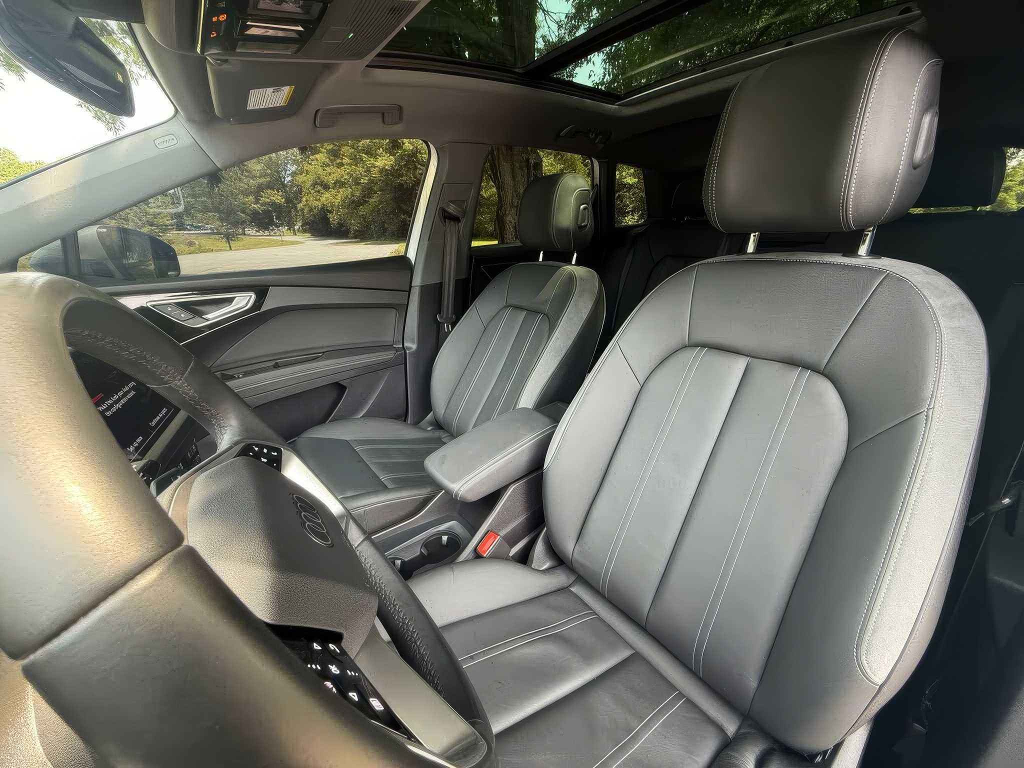 2024 Audi Q4 e-tron quattro Premium Plus 50 TFSI