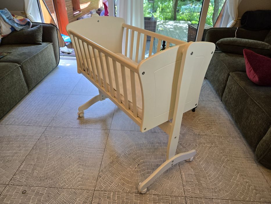 Kołyska dla dziecka drewniana + dodatki