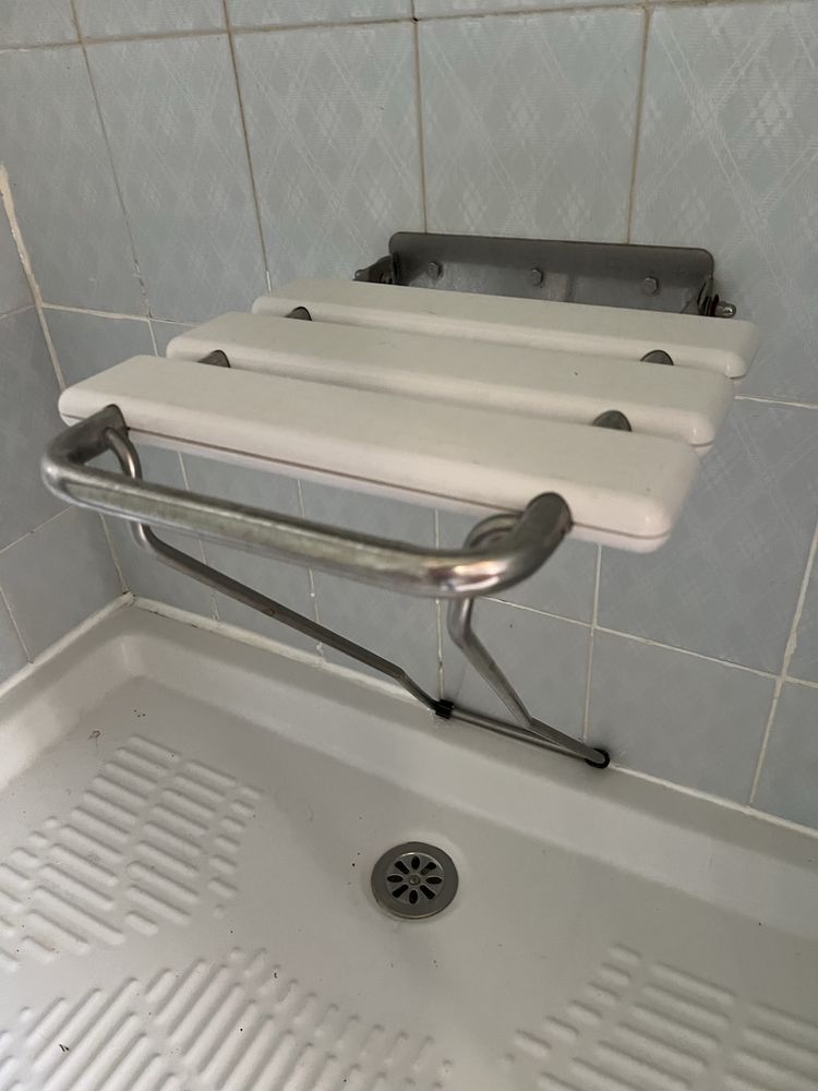 Assento de Banho para fixar na parede do banheiro