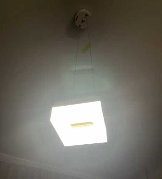 Pojedyncza wisząca lampa LED