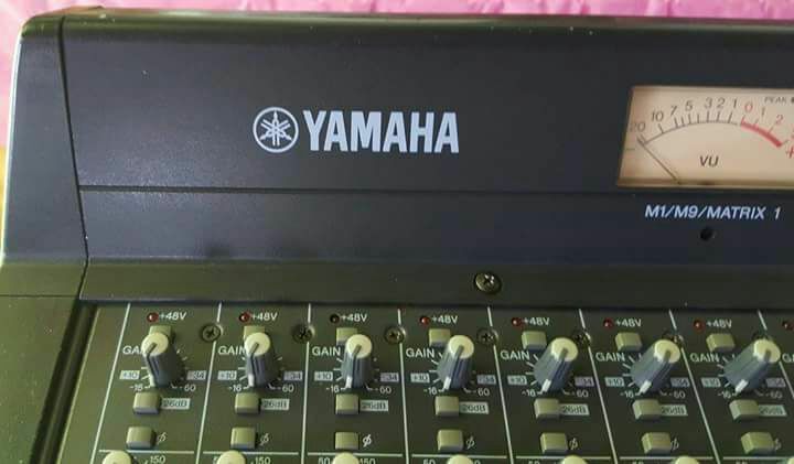 Mesa Mistura Yamaha M-3000