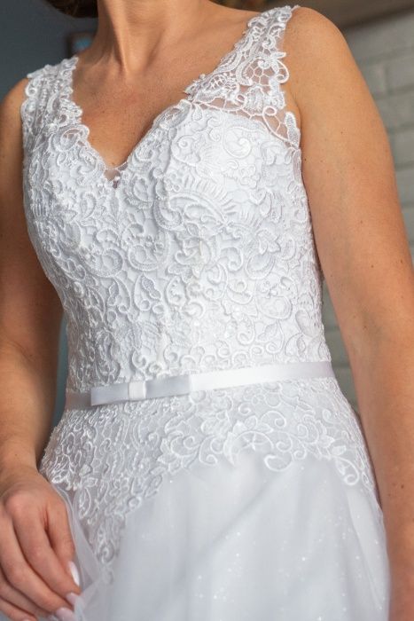 Piękna tiulowa suknia ślubna, odkryte plecy - biała, rozm. 34-36
