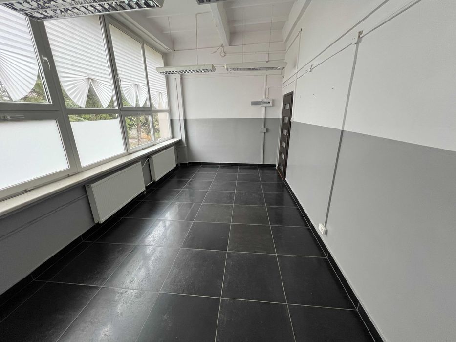 Lokal usługowo-biurowy 18m2 ul. Młodzianowska 98