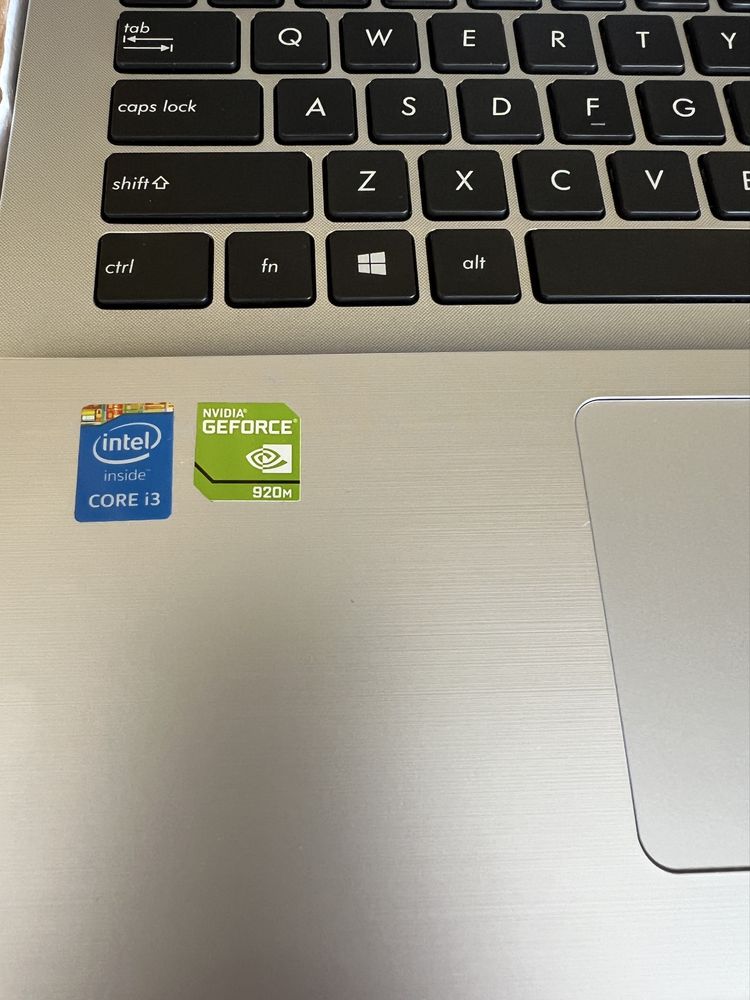 Asus A555L laptop jest WZOROWY!