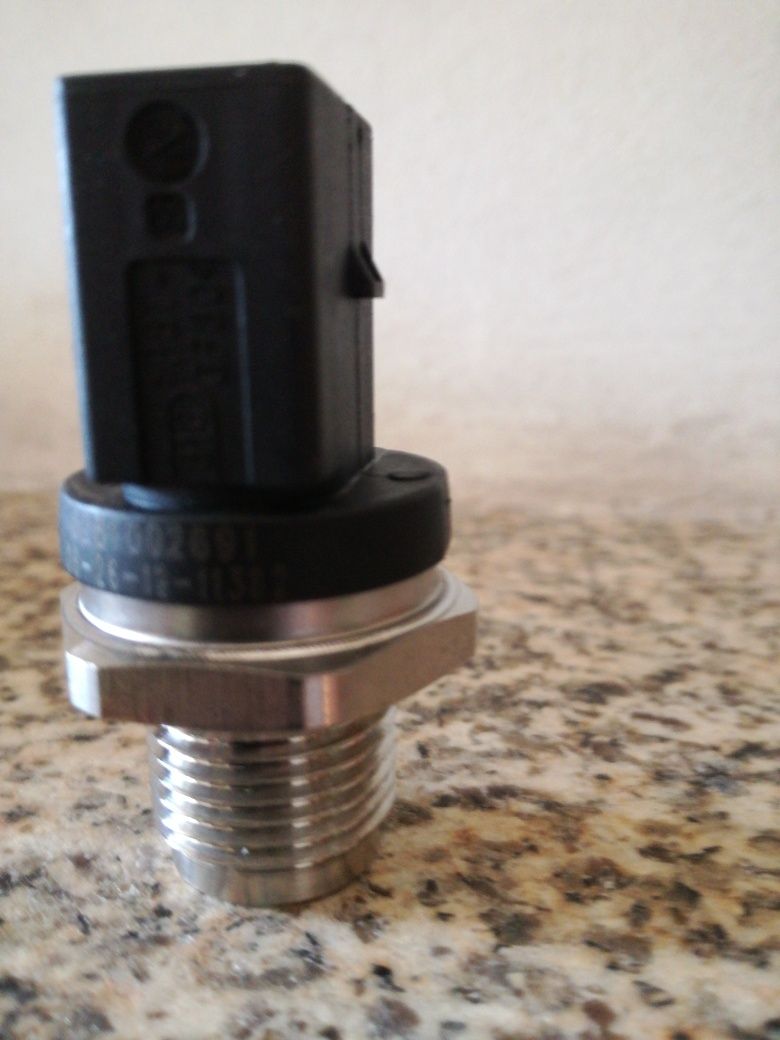 Sensor pressão de régua de combustível Mercedes e VW ref. no anúncio