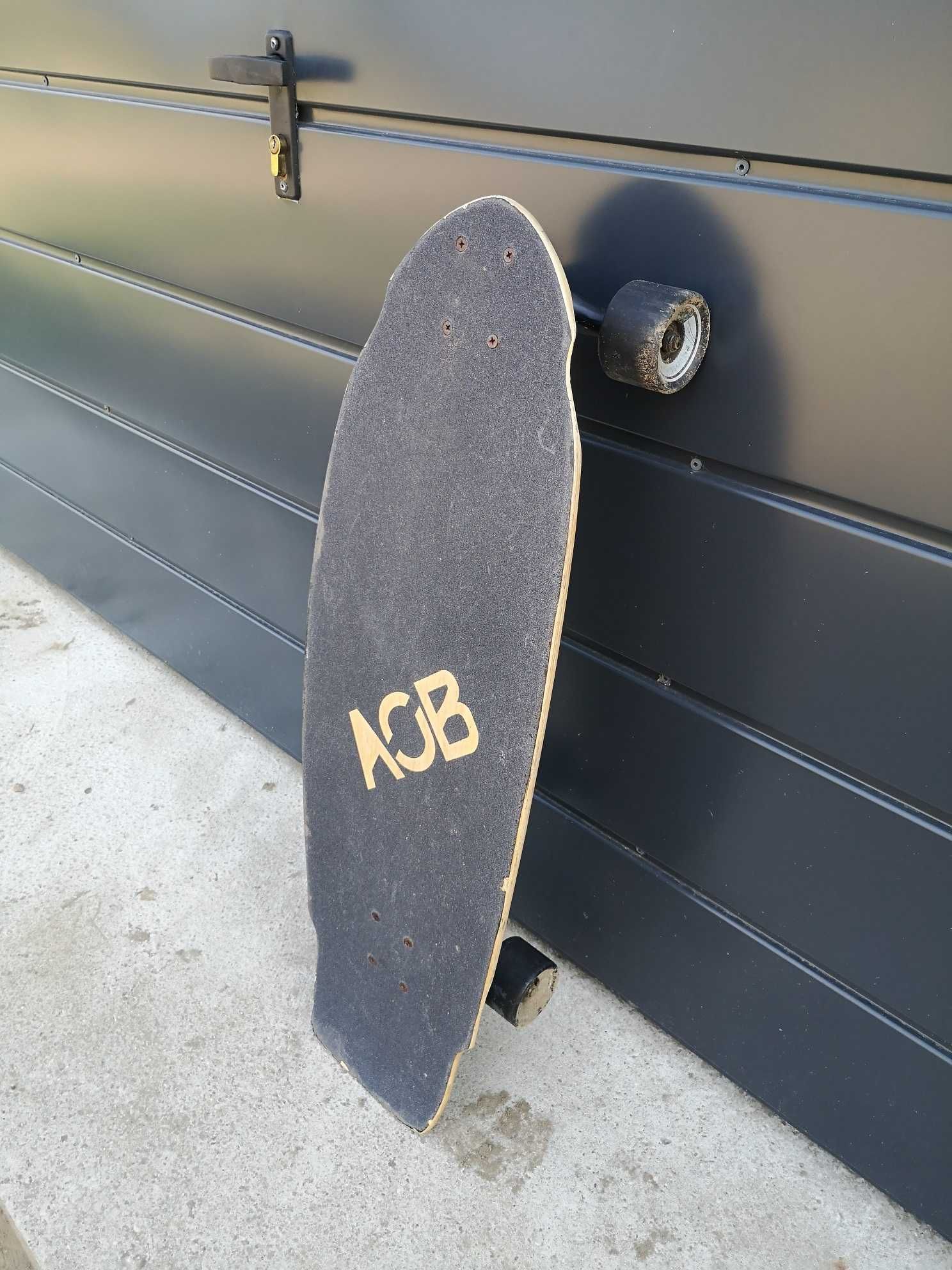 Longboard firmy AOB