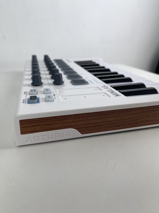 MIDI-клавіатура Arturia MiniLab MkII