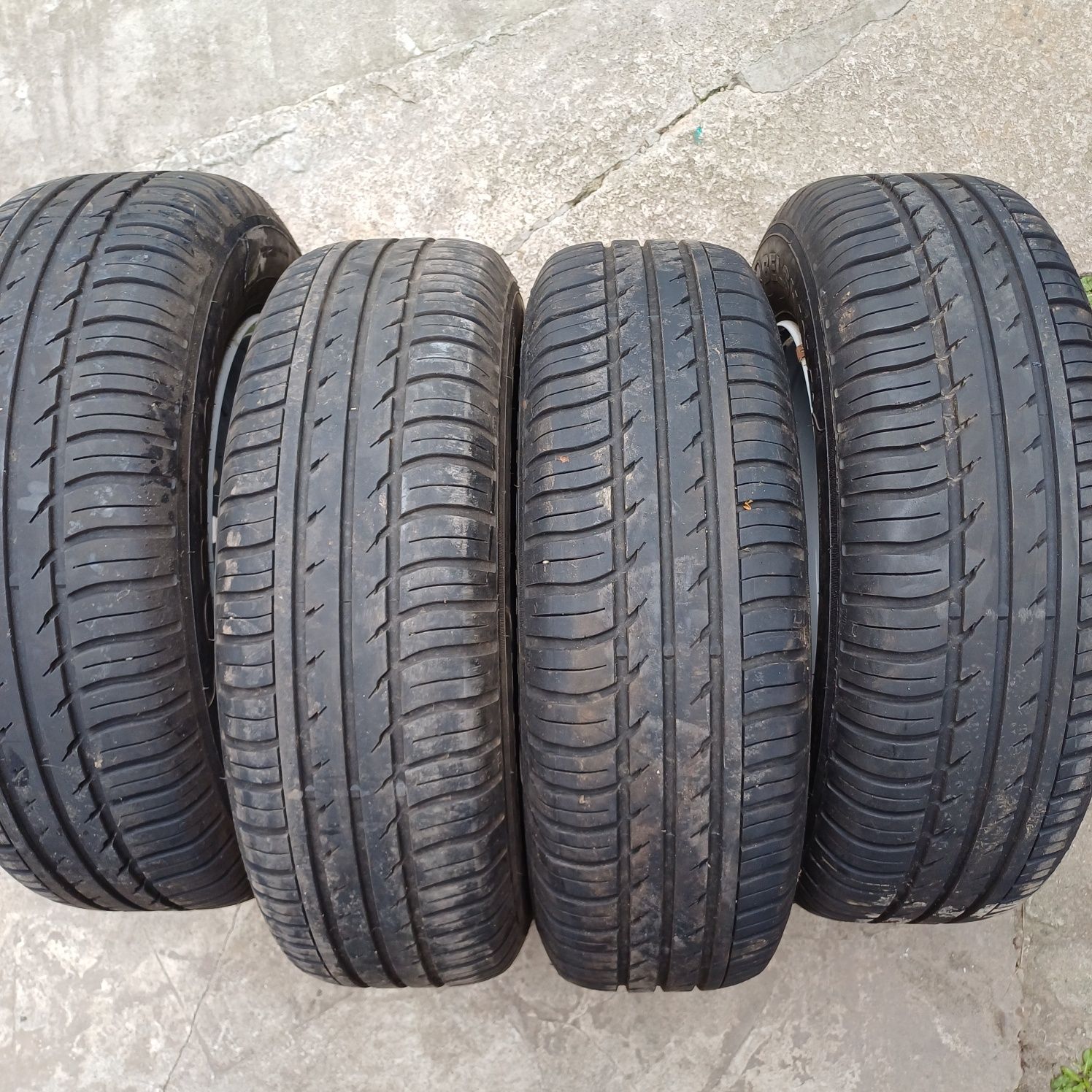 Продам  комлект колес(4шт.) 175/70 R13 82Т