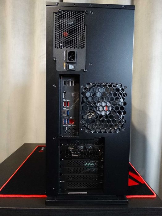 Komputer stacjonarny i7-11700KF 2x16GB 2.5TB SSD / 2TB HDD RTX3080TI