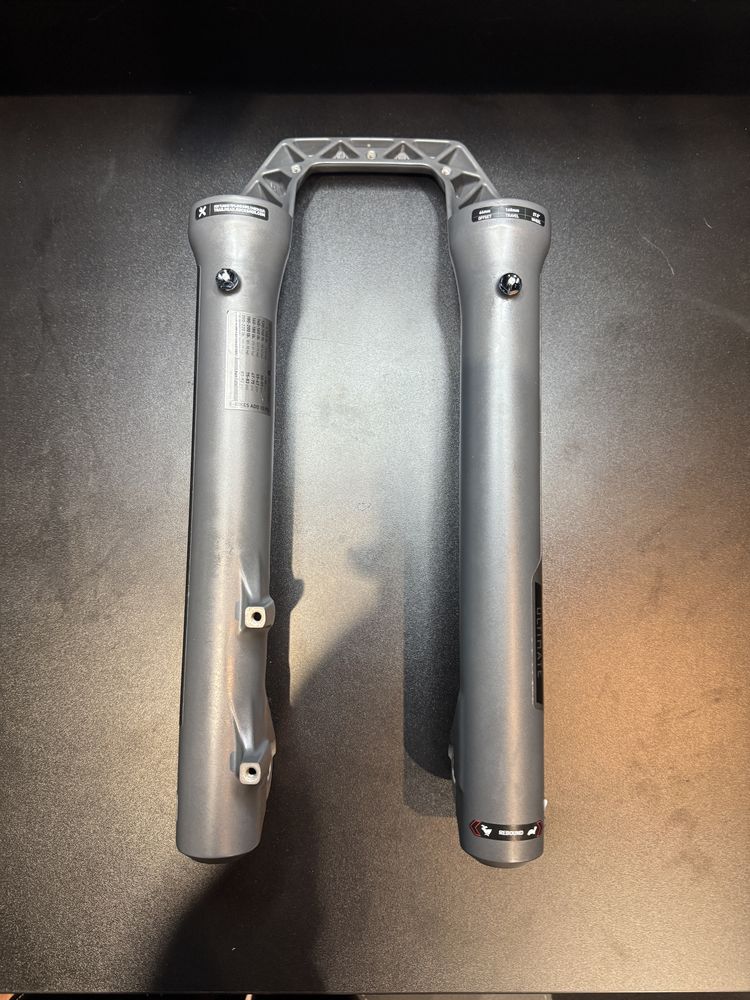 Dolna golen rock shox zeb ultimate 27.5 110/15