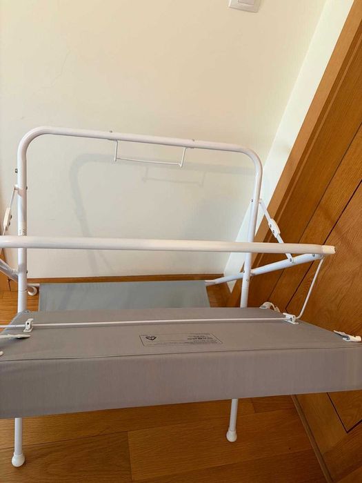 Banheira com trocador dobrável para bebé — como nova