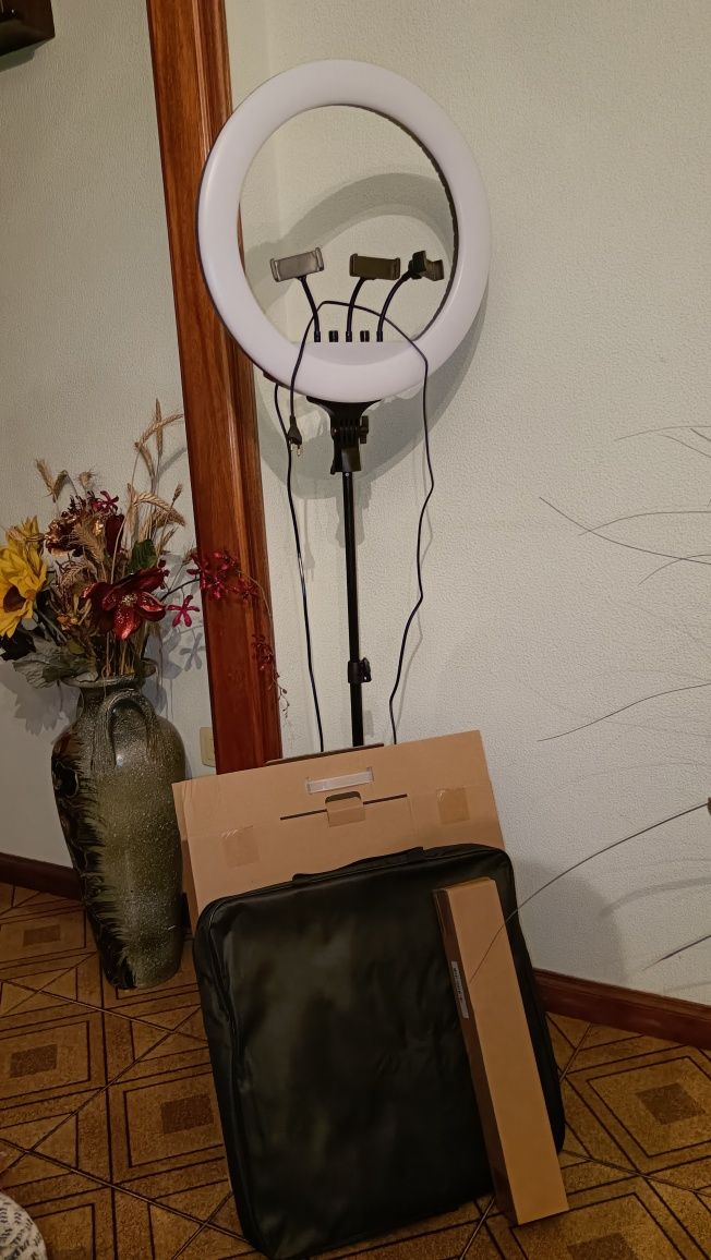Ring Light Com Tripe Nunca usada 18 Polegada, 45cm