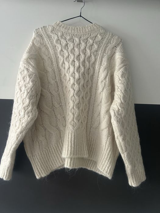 Kremowy sweterek damski Zara model oversize rozmiar S