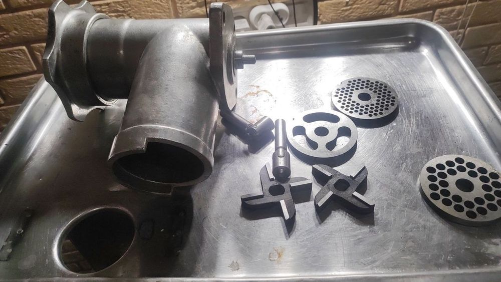 Продам м'ясорубку МІМ 300М