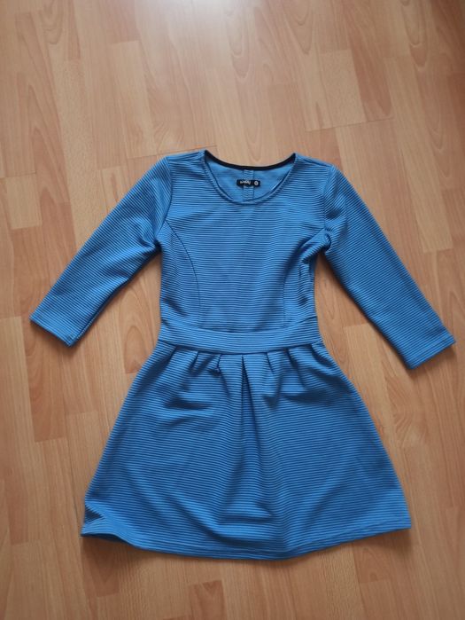 Niebieska sukienka simsaya