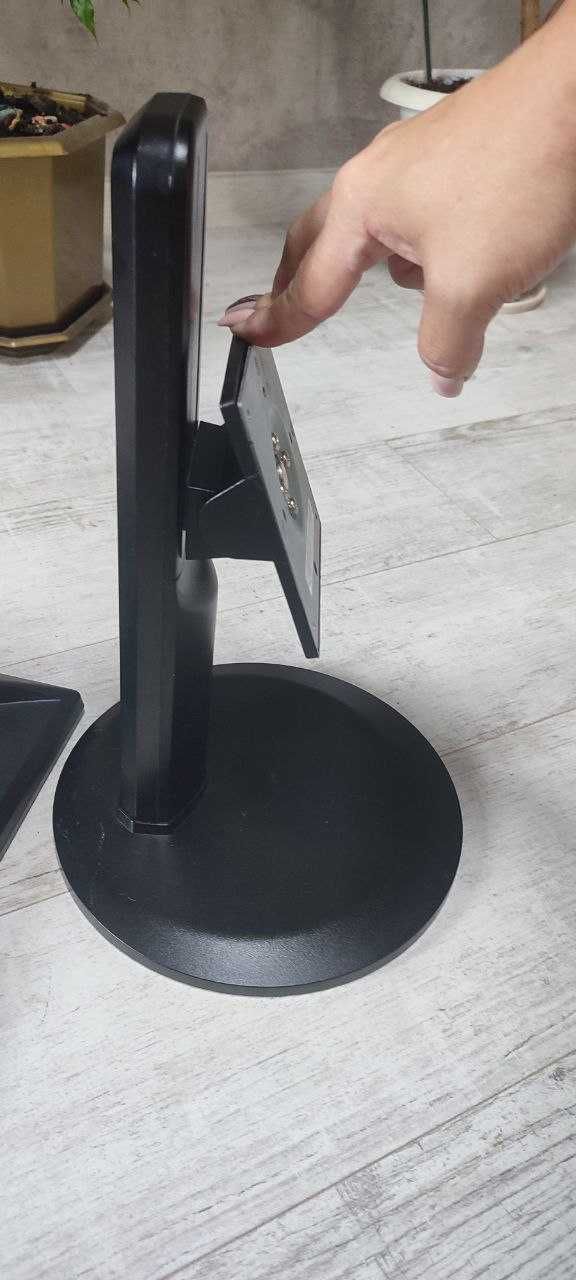 монитор iiyama
Prolite B2280WSD