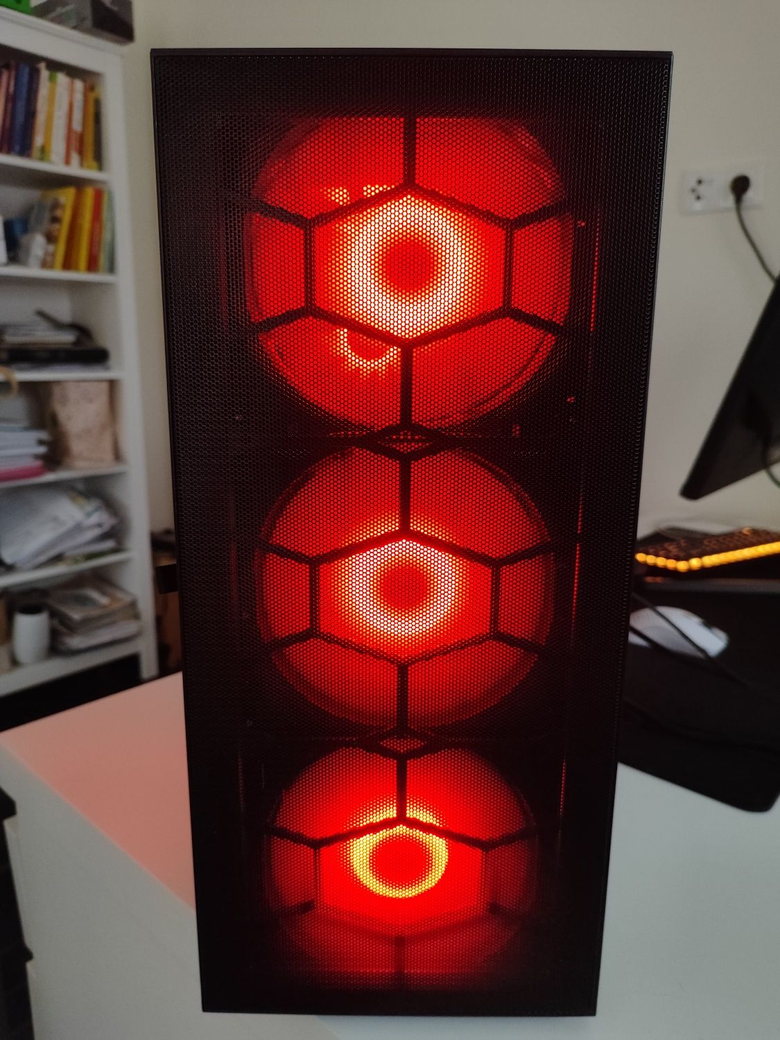 PC GAMING RYZEN 7 5700X3D RTX 4070 SUPER 32GB RAM  1TB SSD (garantia)