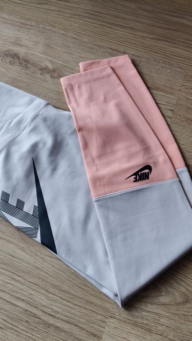 Legginsy  Nike Sportswear Favorites rozmiar L