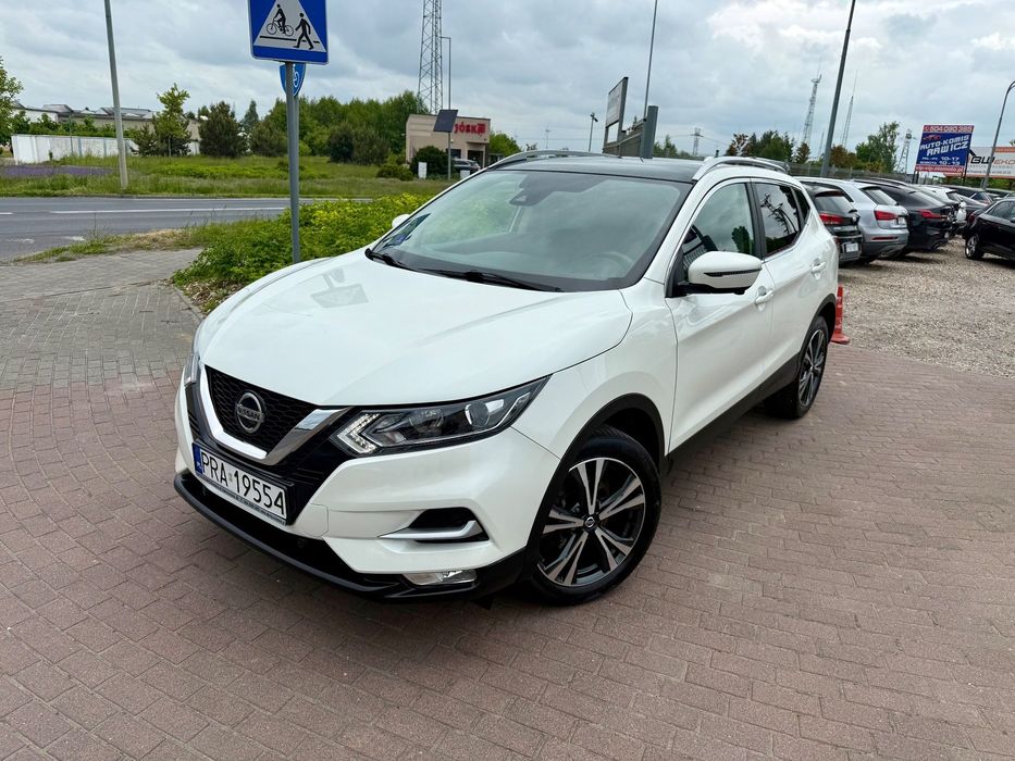 Nissan Qashqai 1.3i 160Ps Panorama dach NAVI 87.000 km !!