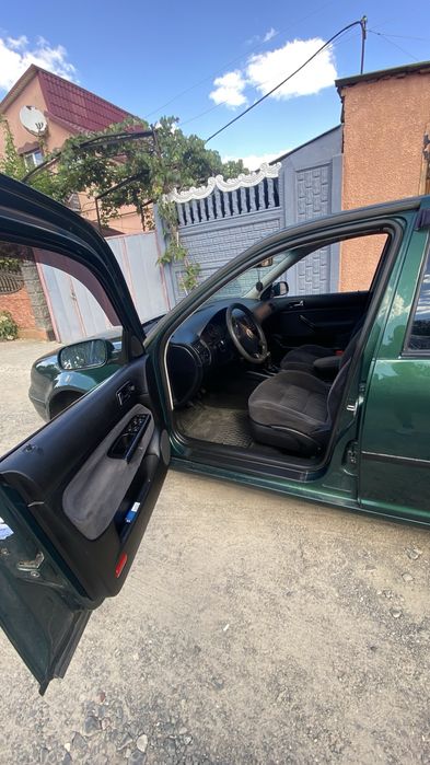 Volkswagen Golf 4.  1,4 бензин