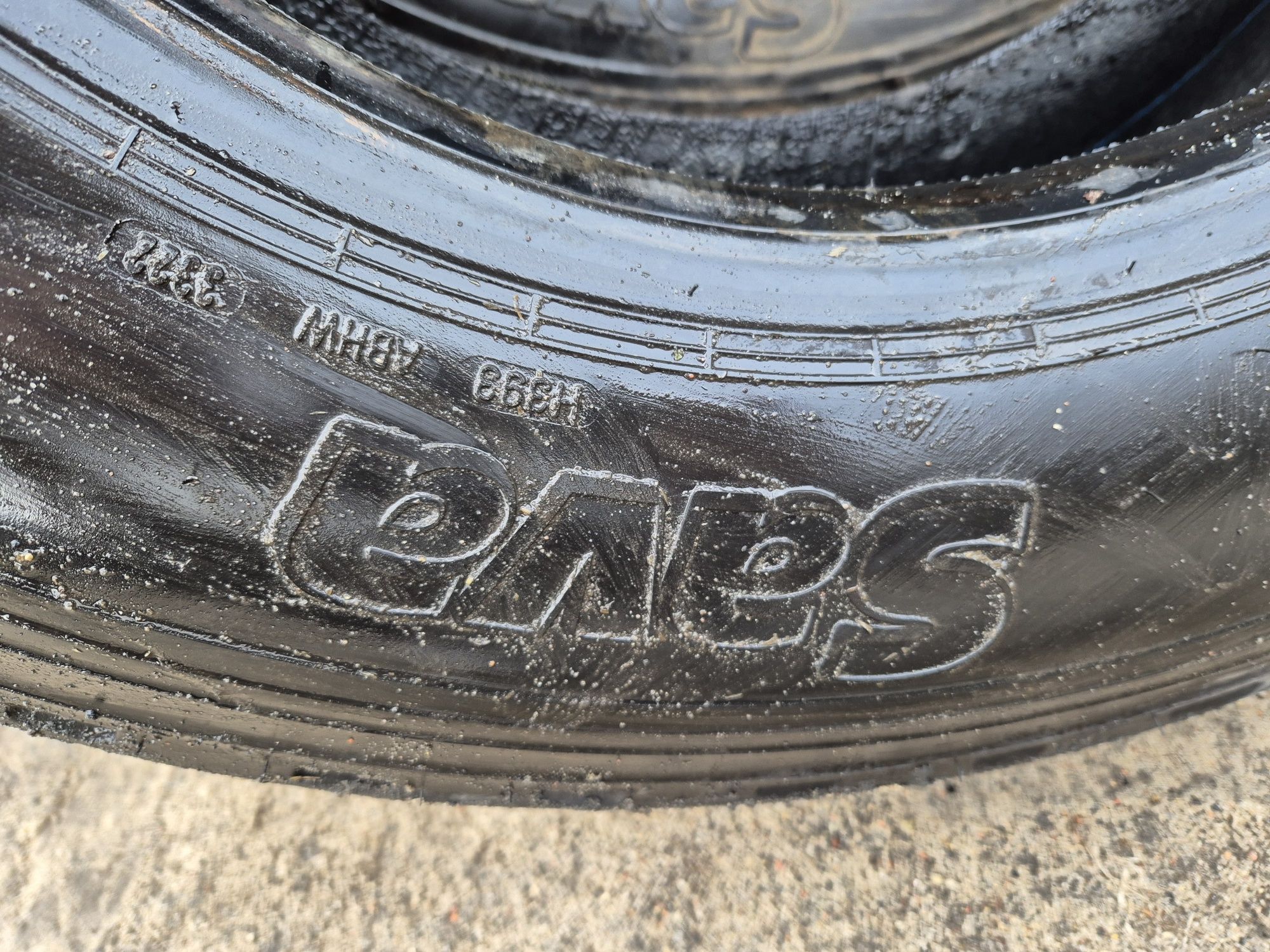Opony 245/70r19.5j