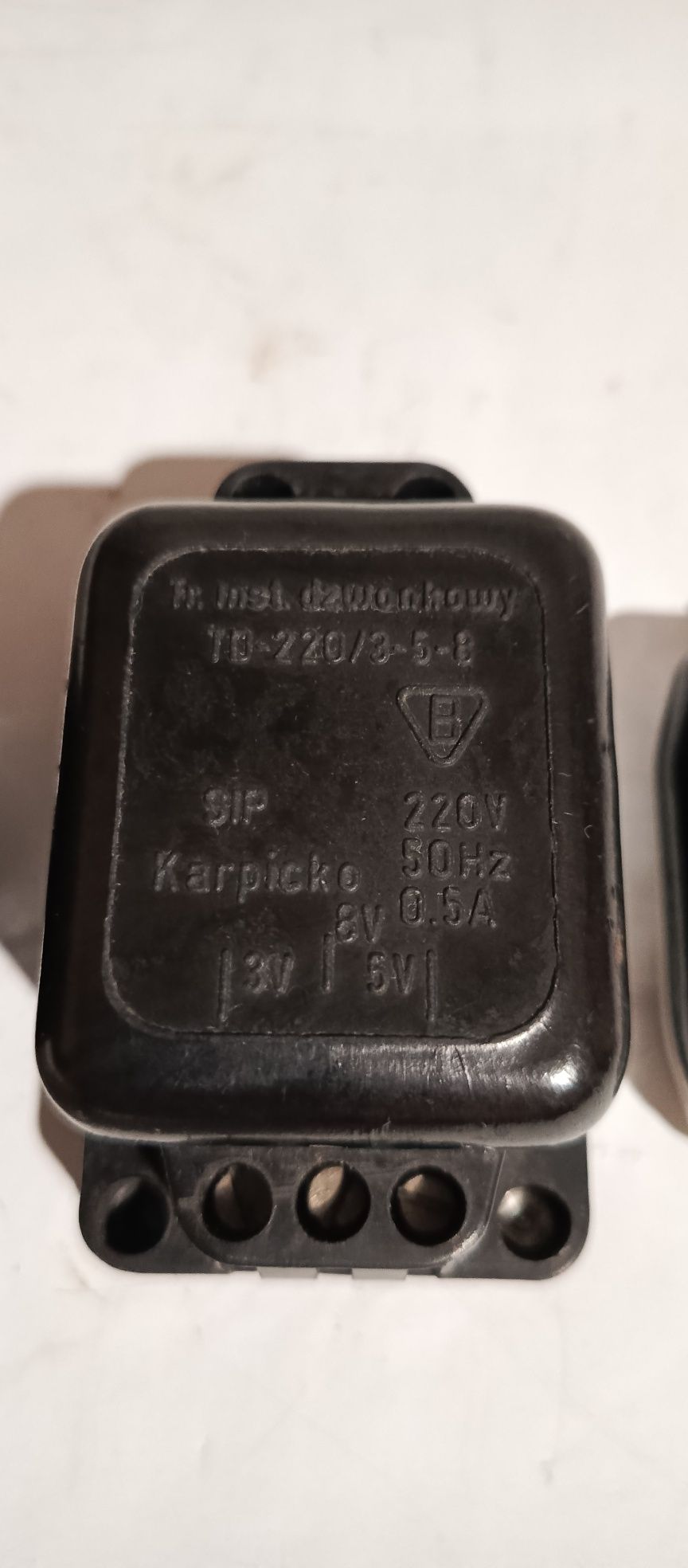 Zestaw bakelitowy transformator dzwonkowy.