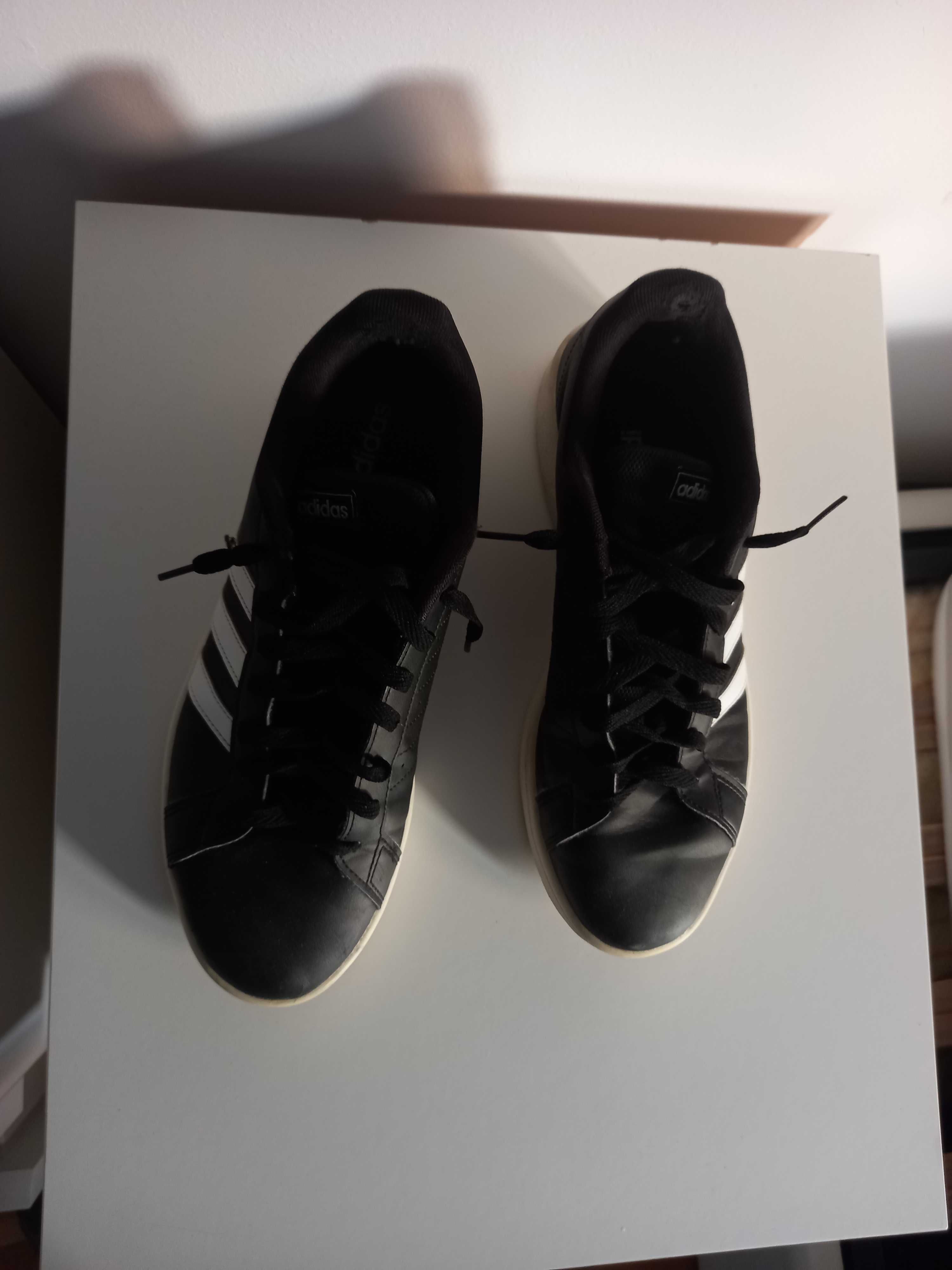 Sapato adidas preto