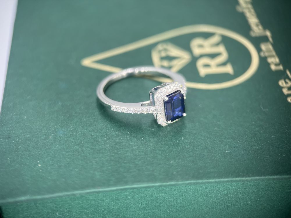 Кольцо с сапфиром 1.10ct и бриллиантами в золоте 585