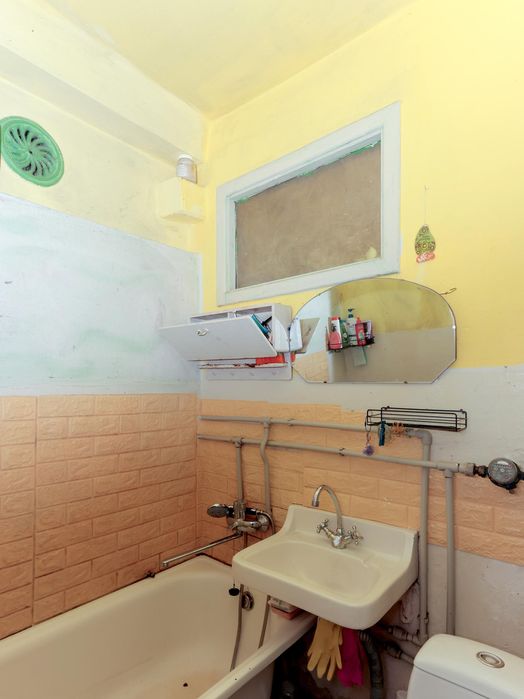 Продаж двокімнатної квартири на Космосі