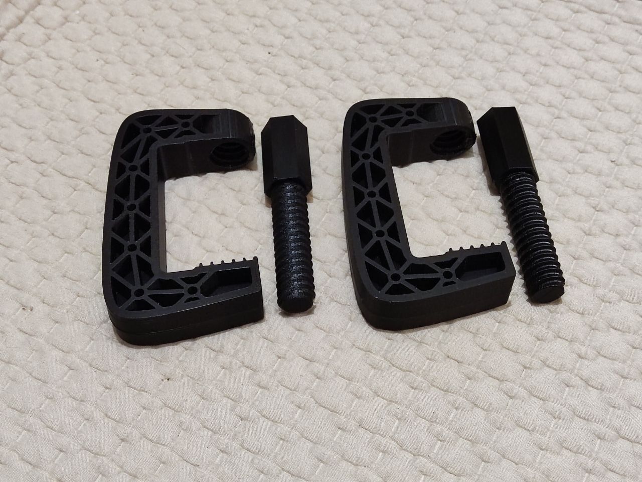 Zacisk (mocowanie) do kierownic Logitech (G25, G27, G29, G923, G920)