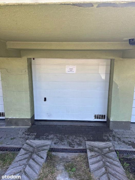 Garaż dwustanowiskowy 31m2, Psie Pole