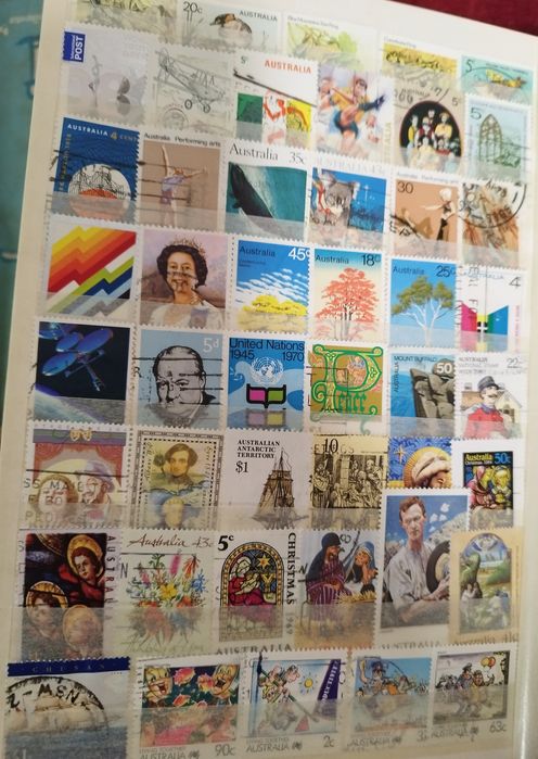 Classificador com 300 selos diferentes Austrália