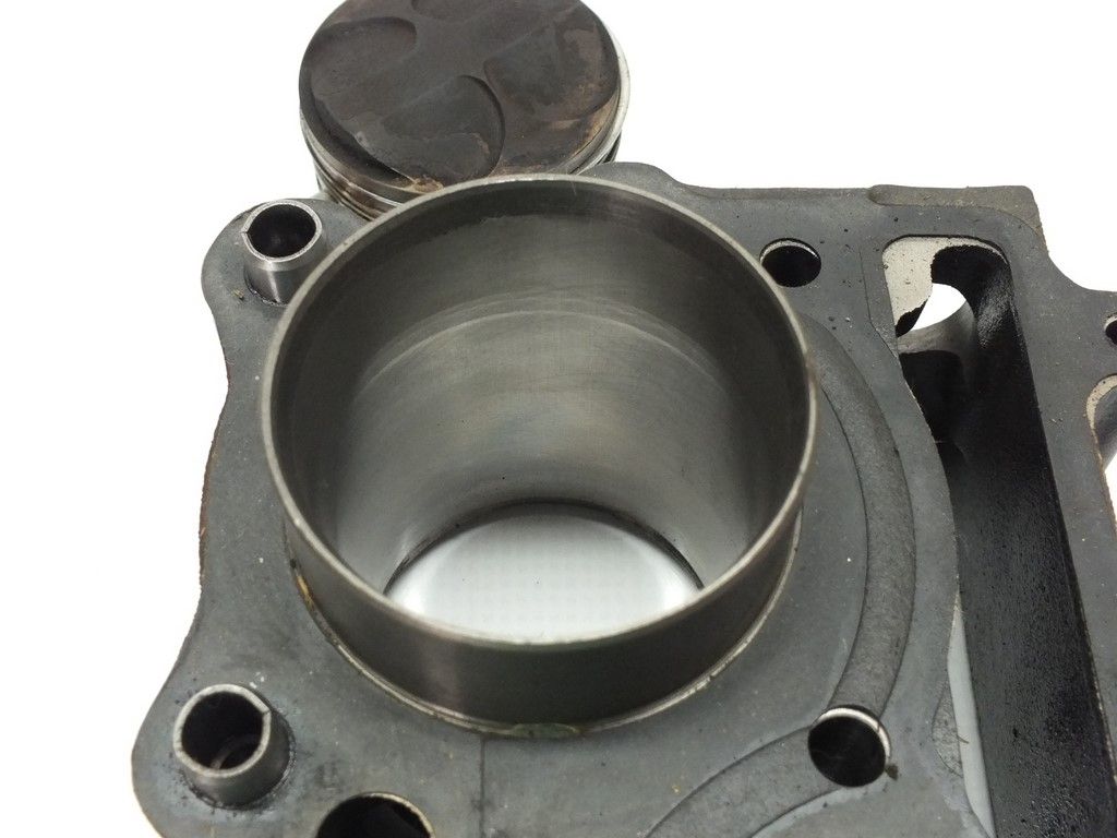 Cylinder Z Tłokiem Peugeot Satelis 125 Geopolis