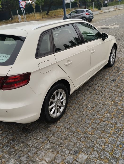 Vendo Audi A3 1.6 TDI sportback  nacional km 16438 km reais