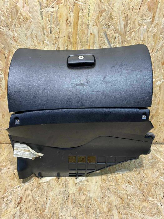 schowek pasażera vw volkswagen passat b5 czarny sprawny