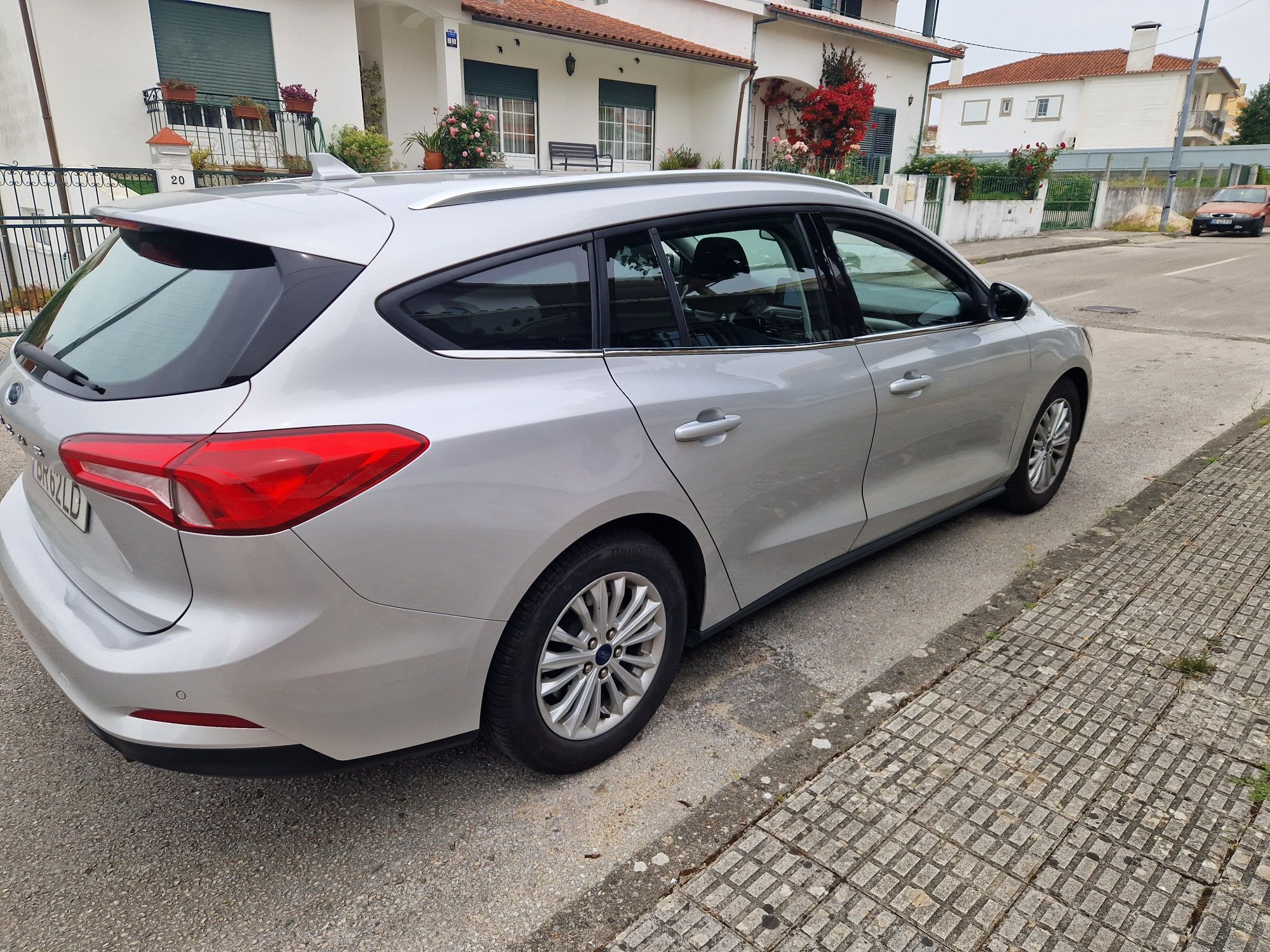 Ford Focus 1.5 tdci 120cv 2020 com bola de reboque