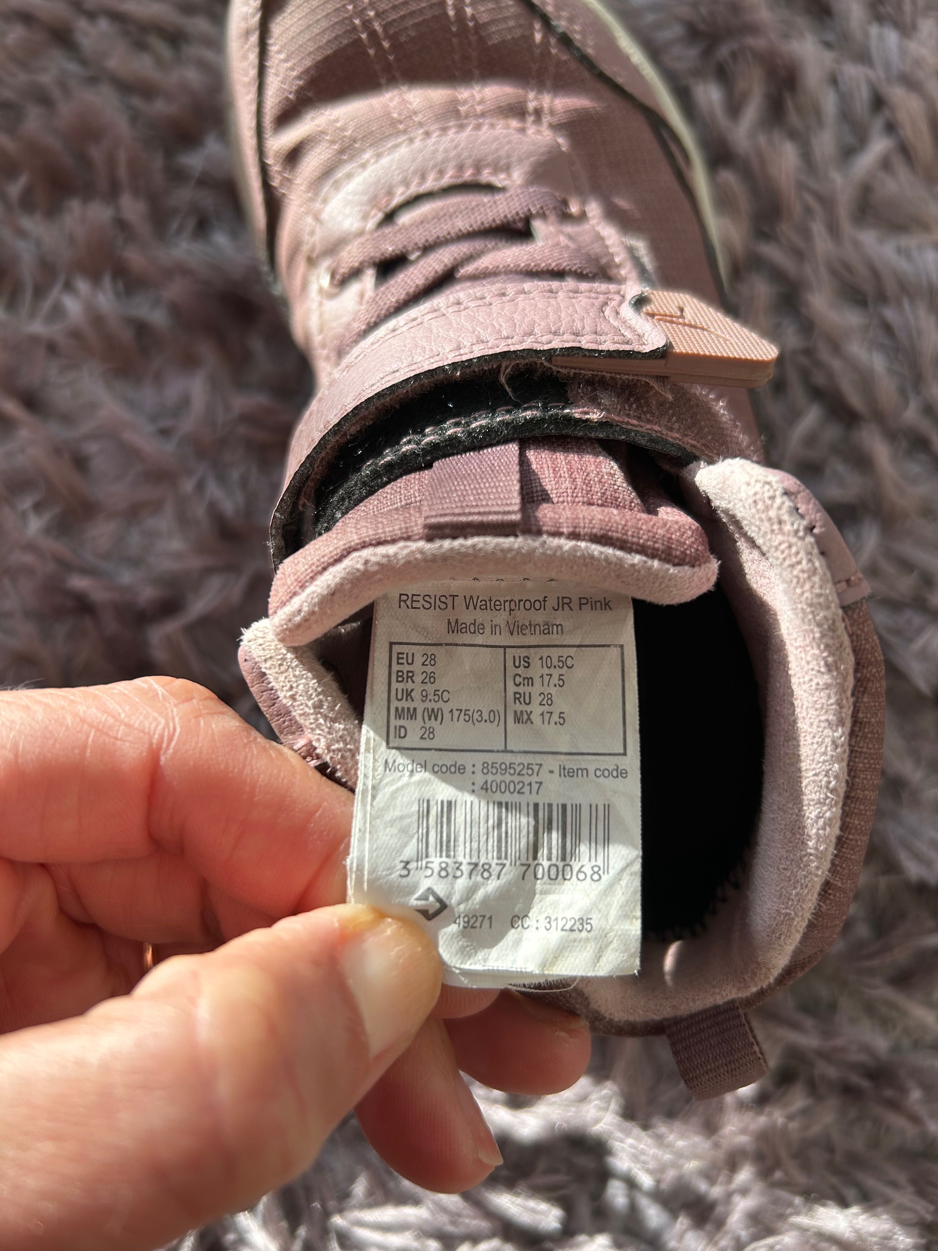 Botins impermeáveis de menina