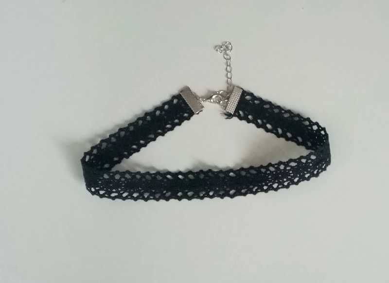 Czarny choker ażur