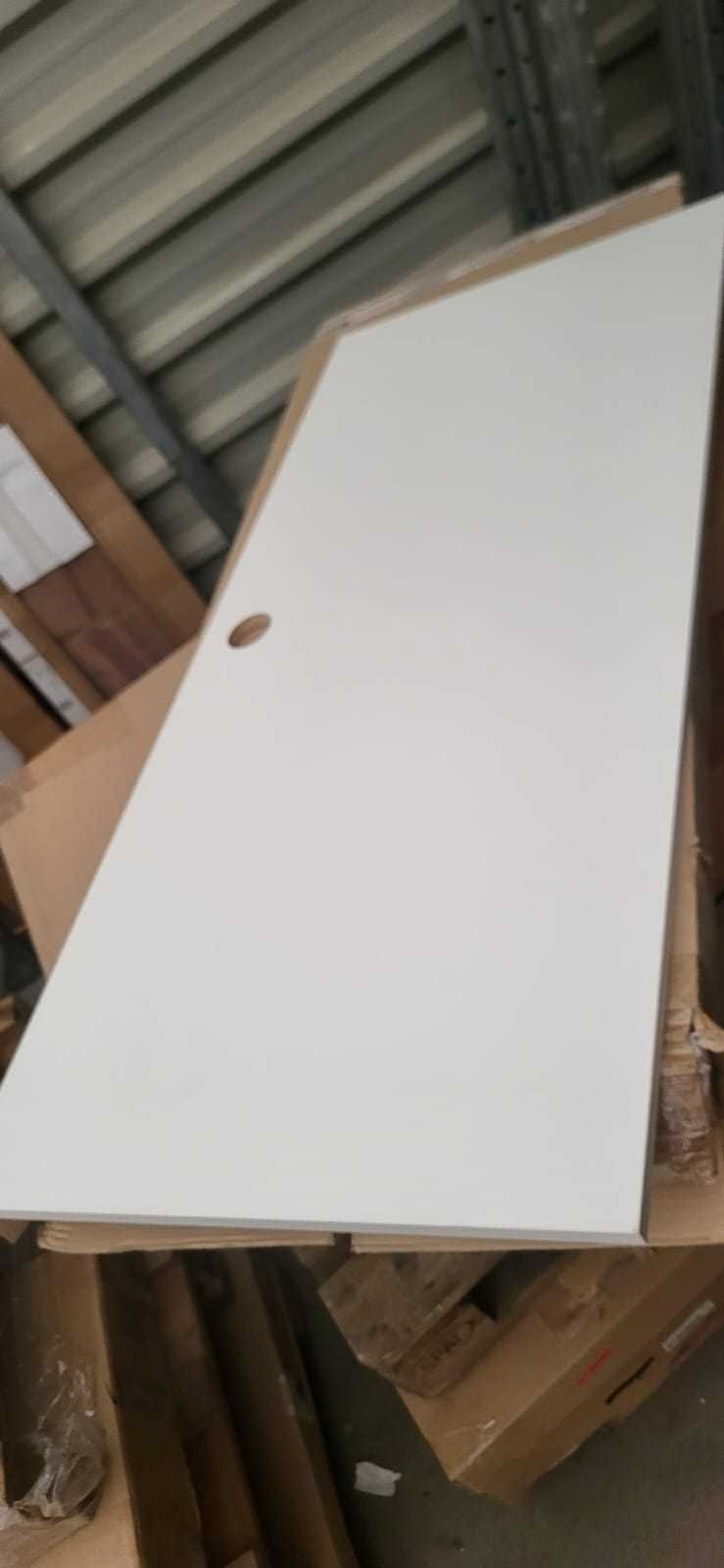 Białe biurko 140cm